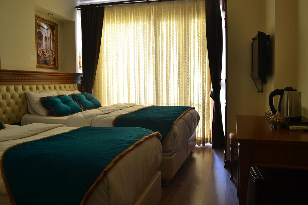 Blue Istanbul Suites Room photo