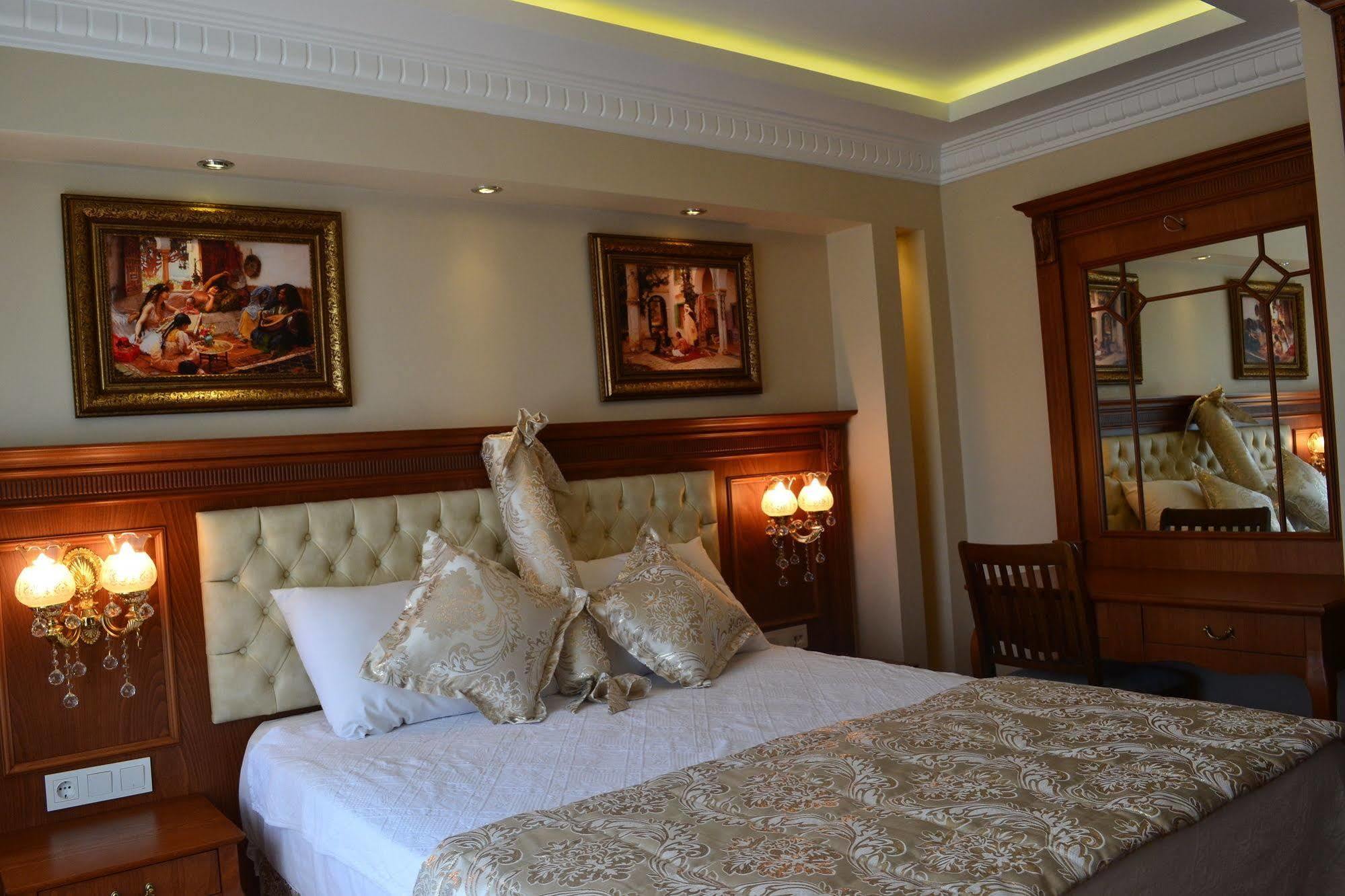 Blue Istanbul Suites Exterior photo